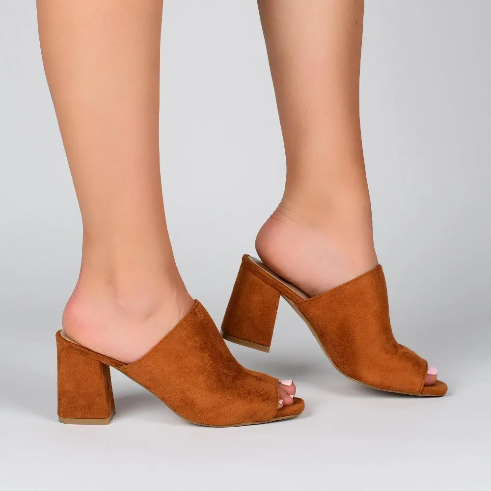 ADELAIDE MULE BLOCK HEELS IN WIDE